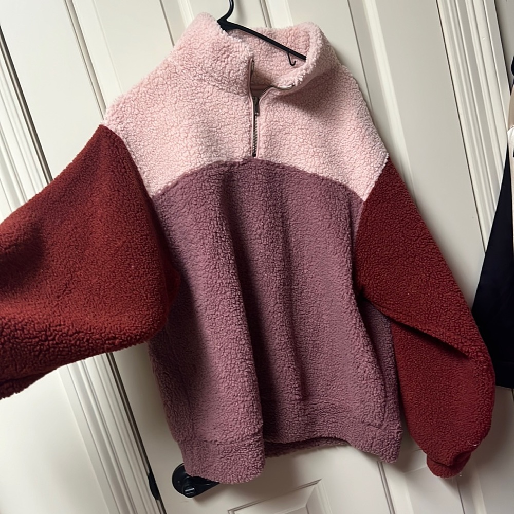 Universal thread quarter zip